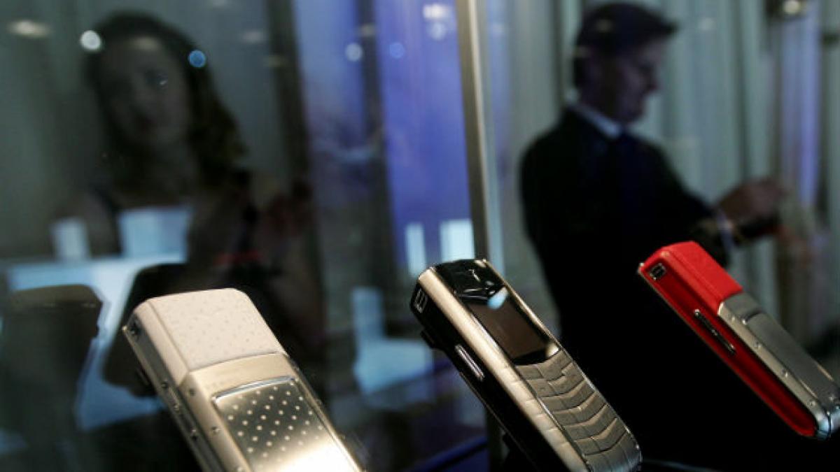 Numărul telefoanelor mobile va fi egal cu cel al locuitorilor planetei, de anul viitor