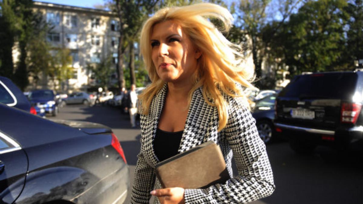 Cu ce slogan a intrat, oficial, Elena Udrea în lupta pentru şefia PDL