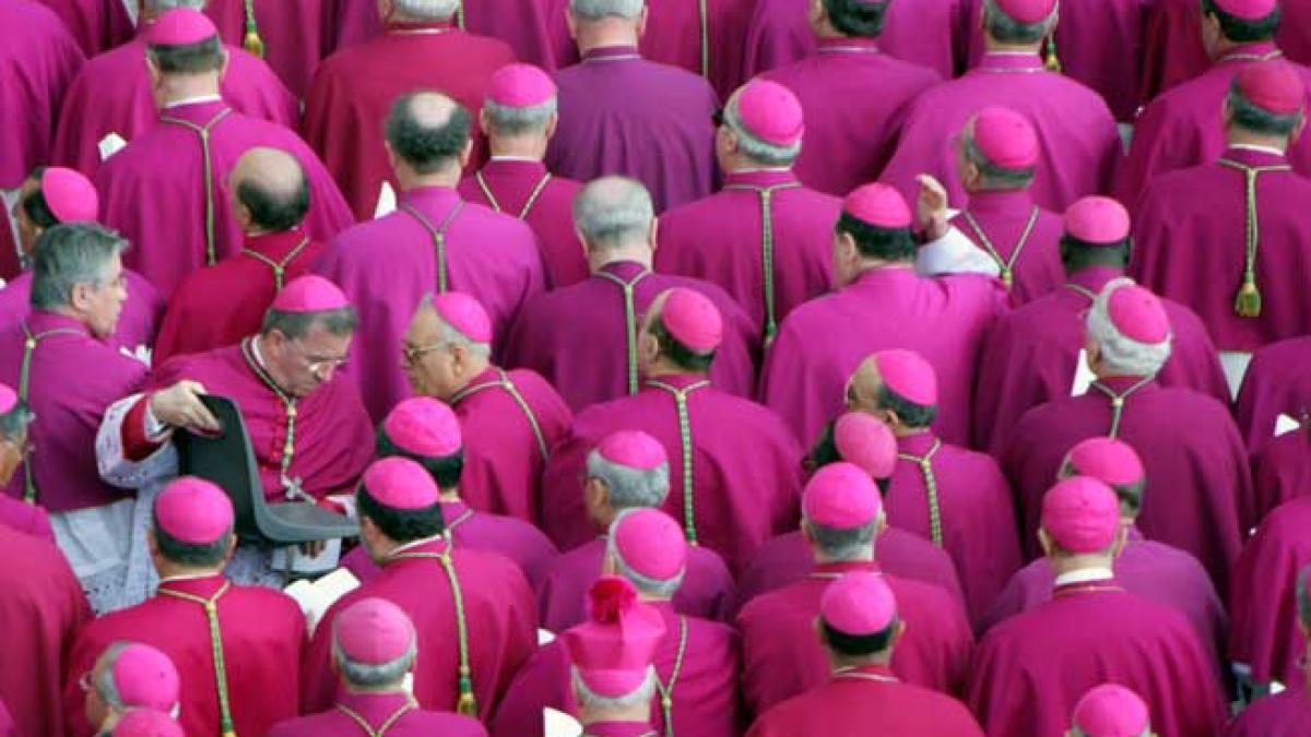 Vaticanul recomandă mai multă discreţie până la Conclav
