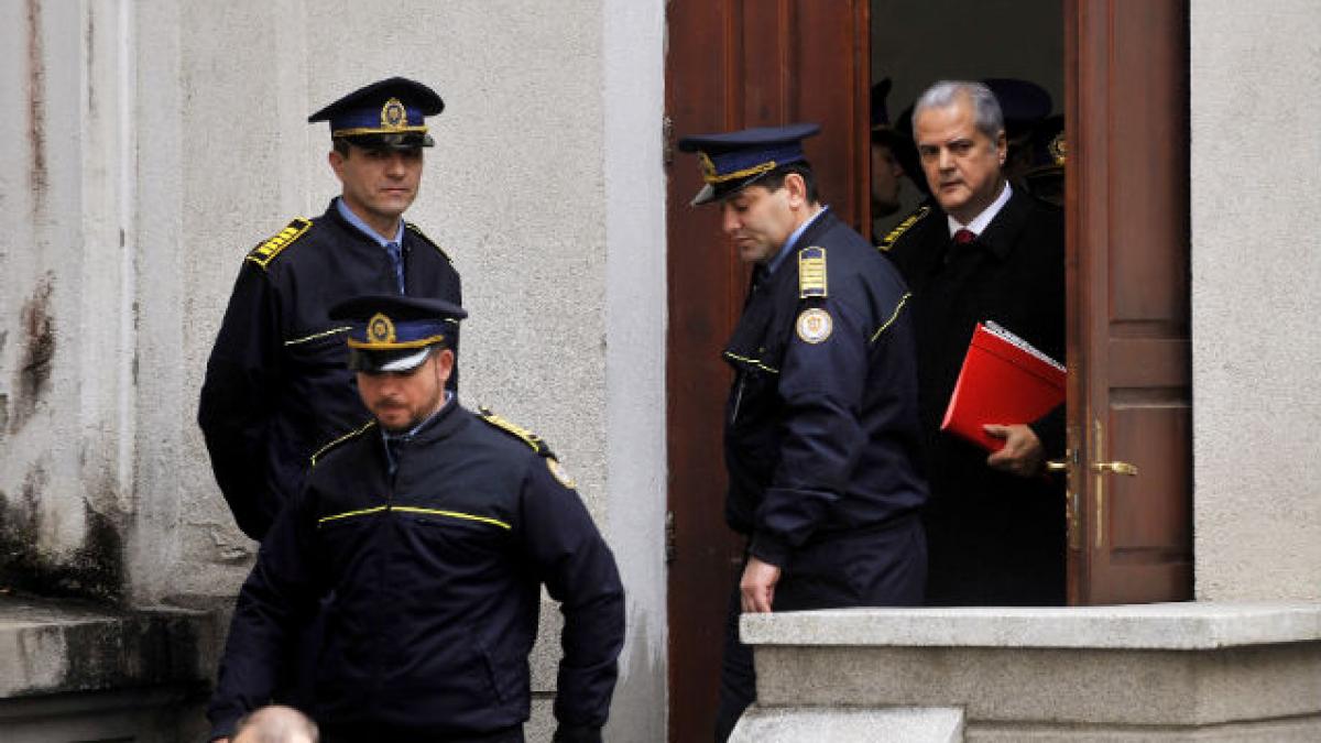 De ce nu vrea DNA eliberarea lui Adrian Năstase: Procurorii cred că fostul premier are regrete de natură greşită