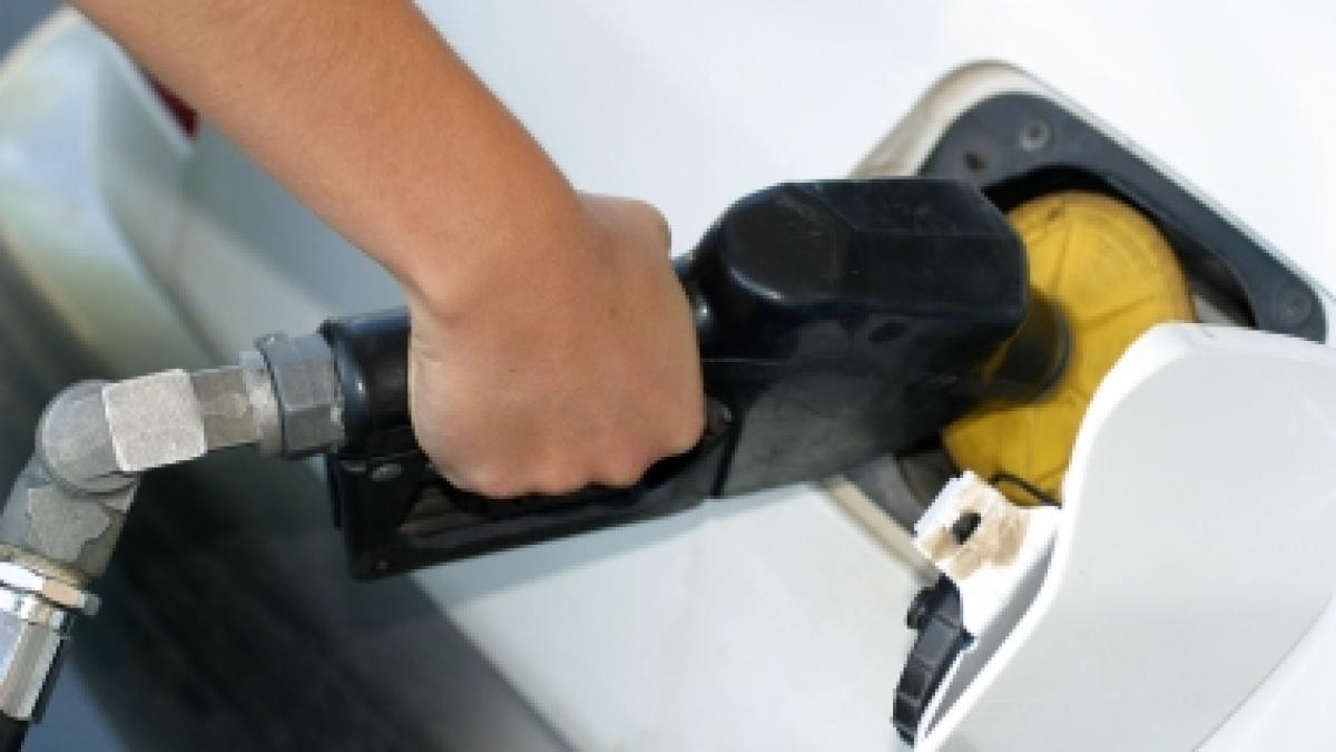 Constructorii auto trişeaza, maşinile consumă în realitate cu 23% mai mult