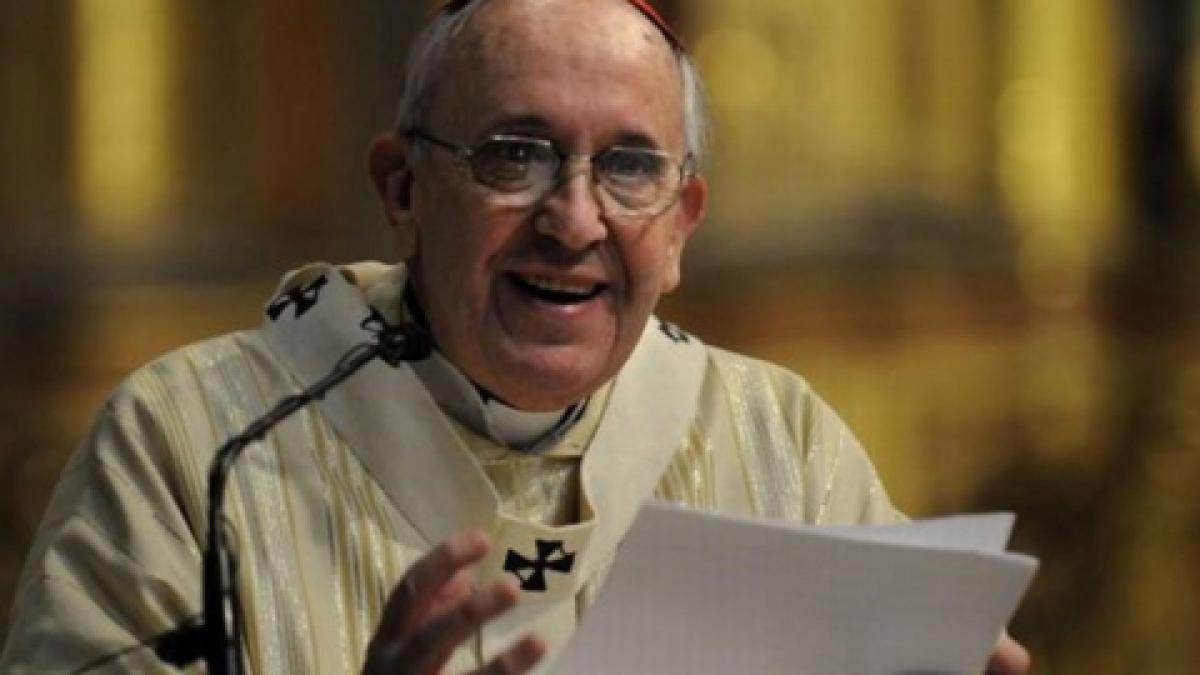 Papa Francisc intr-un interviu acordat anul trecut: Jurnalistii risca sa se imbolnaveasca de coprofilie