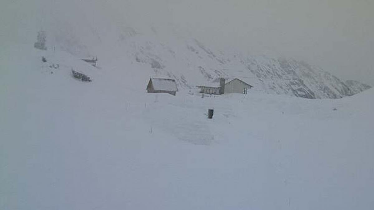 Zăpadă de peste doi metri şi risc de producere de avalanşe la Bâlea Lac. Imagini în direct, numai pe Jurnalul.ro