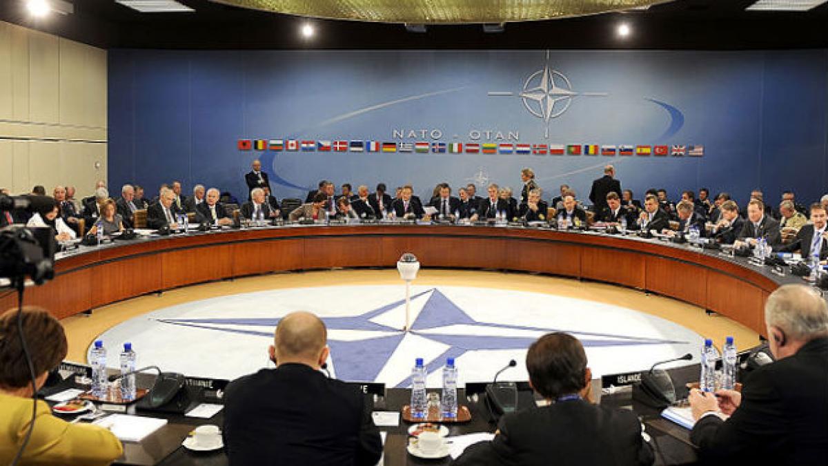 Acţiune militară a NATO în Siria, analizată de mai multe state
