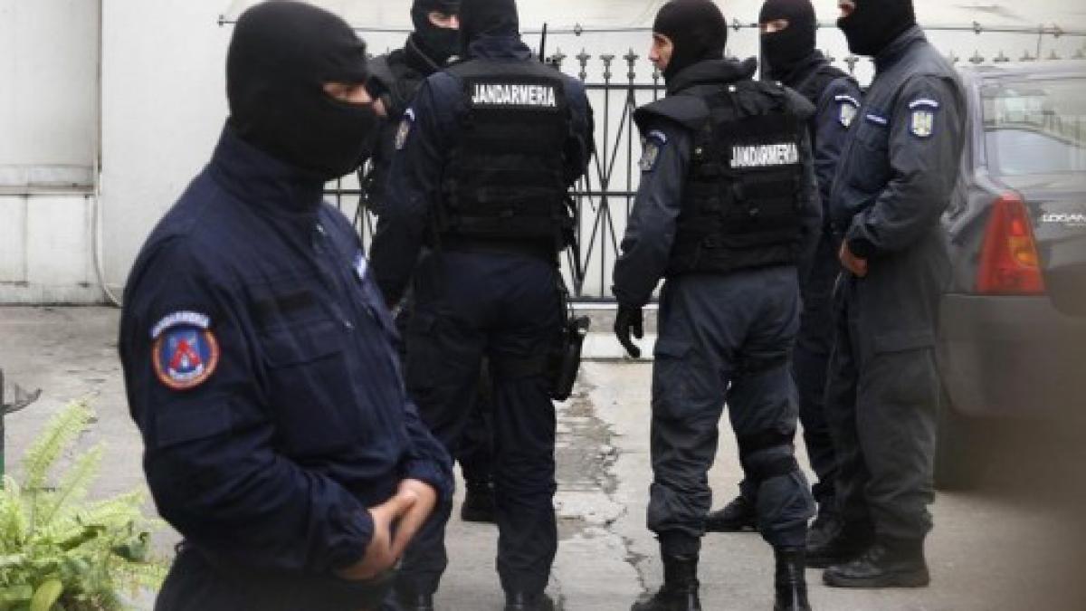 PERCHEZIŢII LA RADET, conducerea instituţiei, suspectată că ar fi prejudiciat compania
