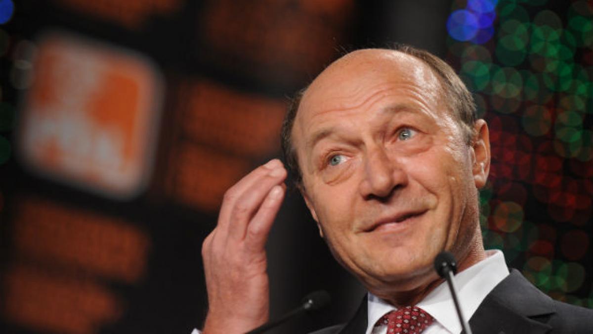 Băsescu, membrilor PDL: Vă reproşez că n-aţi luat mai mult la locale. Trebuia să faceţi ca Dan Diaconescu