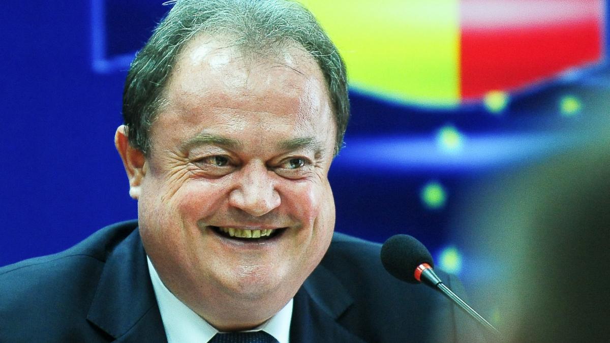 Blaga - reales preşedinte PDL din primul tur. Udrea contestă rezultatul