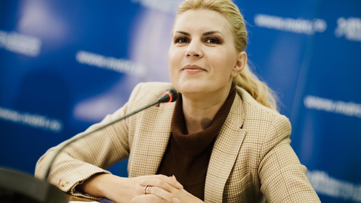 (Surse) Elena Udrea îşi face partid