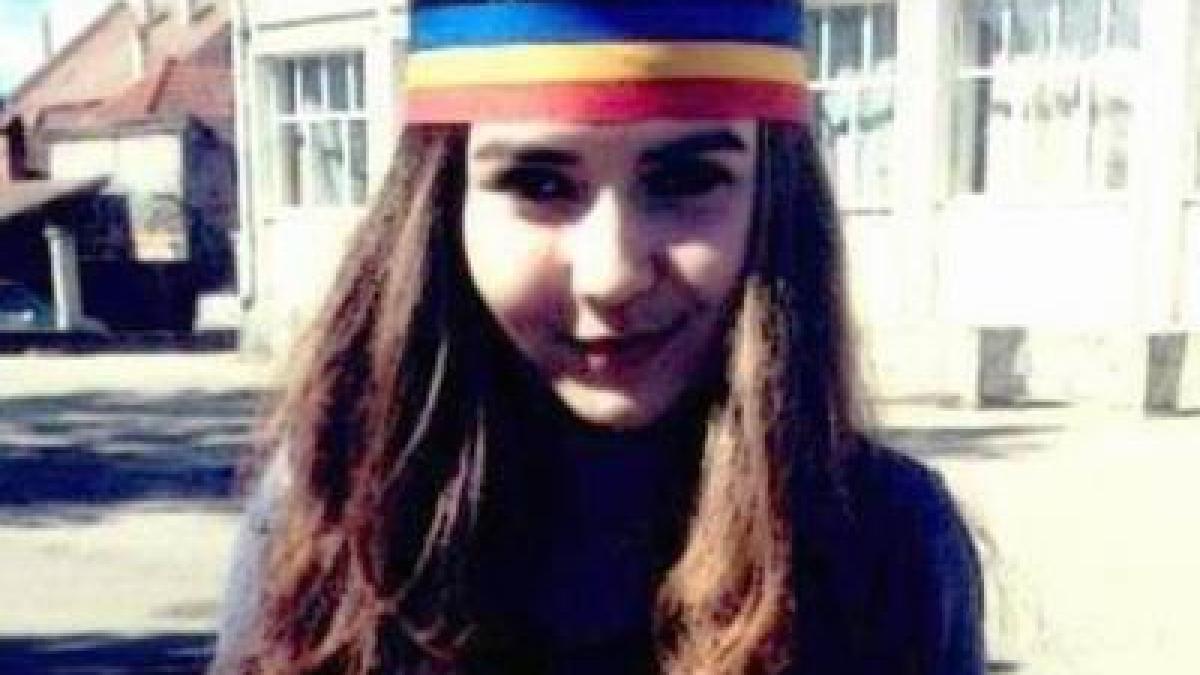 Sancțiuni luate de ISJ Covasna, în cazul elevei cu bentiță tricoloră. Diriginta schimbată, mustrare scrisă pentru director și adjuncți
