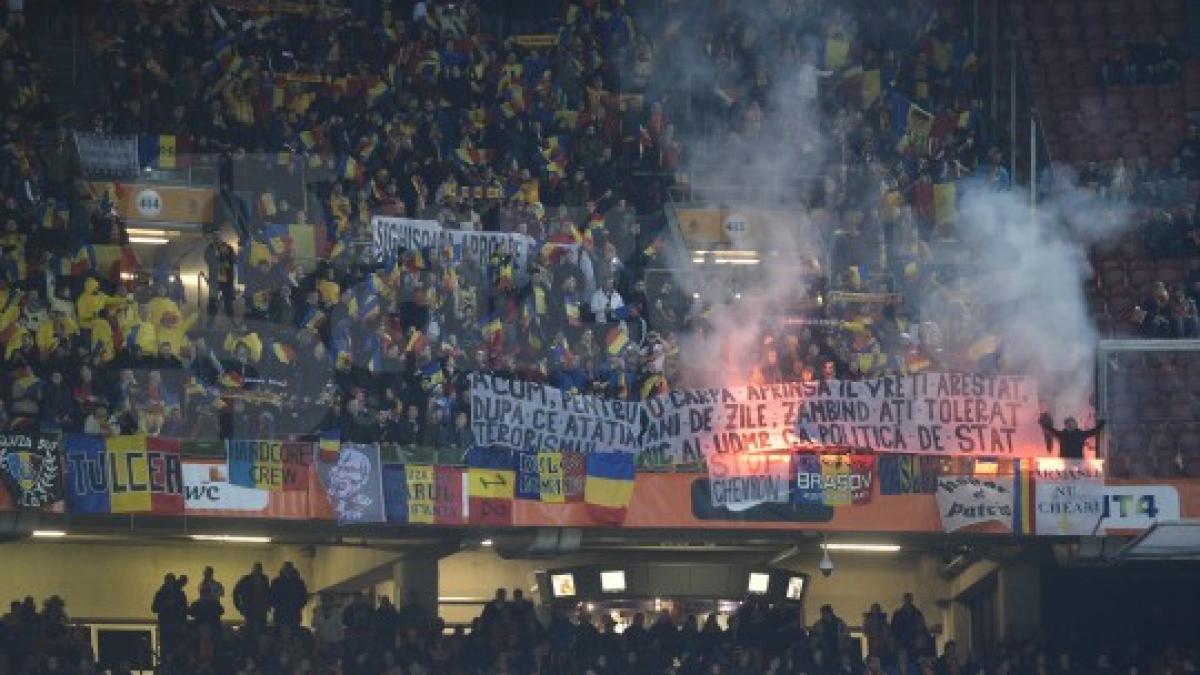 Denunţ penal pentru profanarea drapelului maghiar la România-Olanda