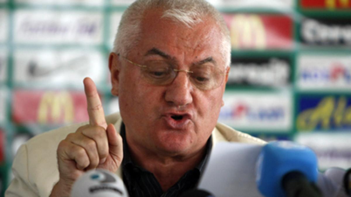 Piţurcă ar fi trebuit să-şi ceară scuze în faţa ţării după meciul cu Olanda, spune Dragomir