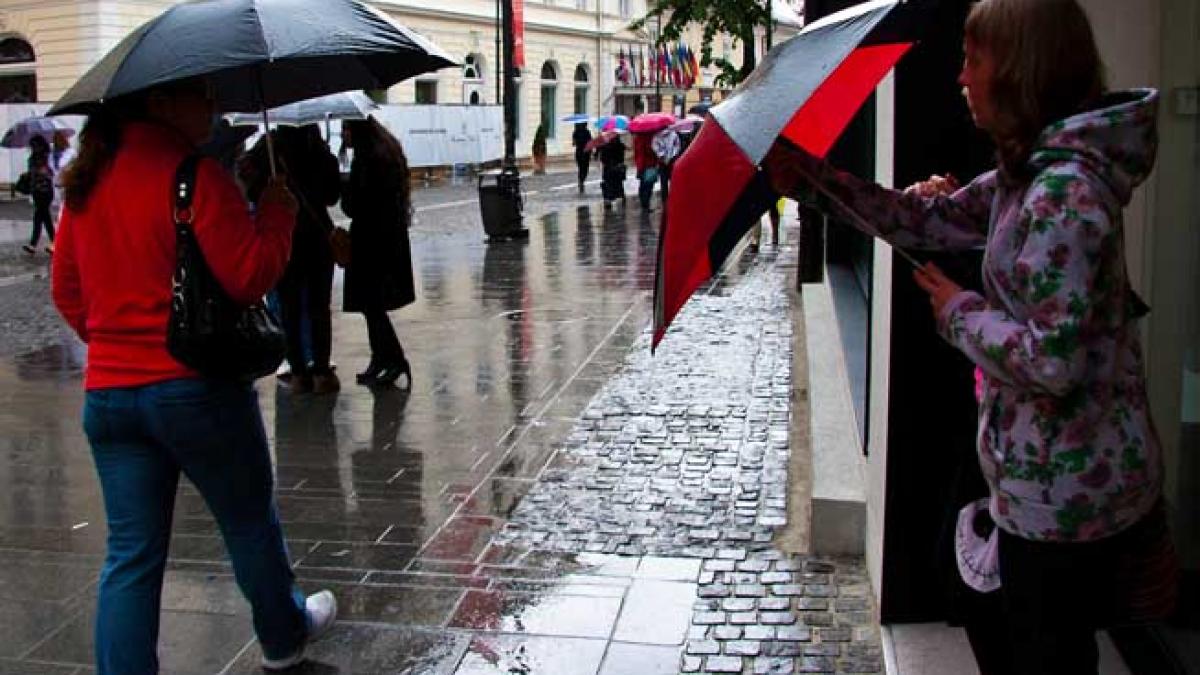 Prognoza meteo pentru următoarele două săptămâni. Precipitaţii însemnate şi temperaturi de până la 14 grade Celsius