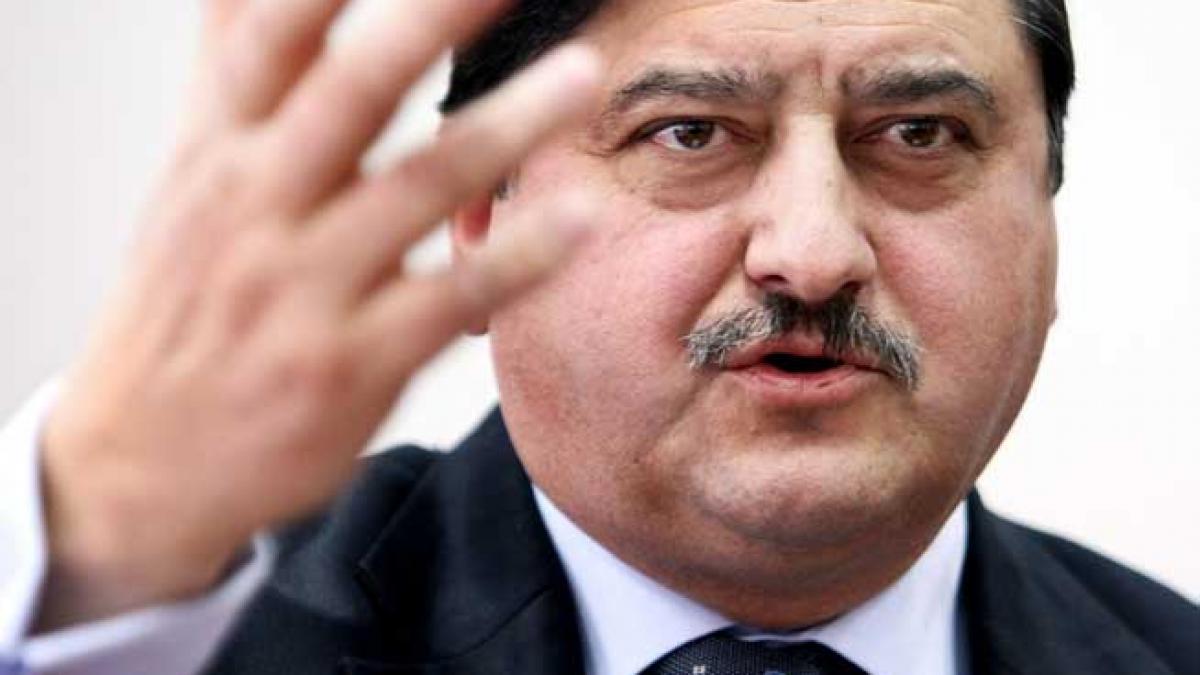 Delegatul Niţă dă piaţa energiei peste cap. Pentru a da bine în poză la Congresul PSD, ministrul bagă pe gâtul consumatorilor energia scumpă
