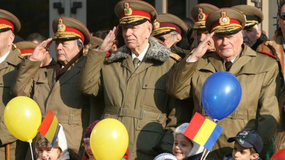 Militarii pot fi menţinuţi în activitate până la vârsta de 60 de ani. Care sunt condiţiile