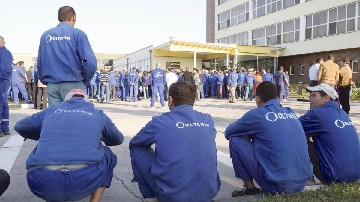 Salariile restante de la Oltchim, plătite integral astăzi