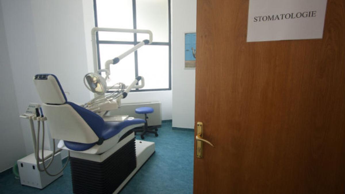 Stomatologii, despre tăierea alocaţiei bugetare: Este fără precedent. Vor fi mulţi oameni fără dinţi