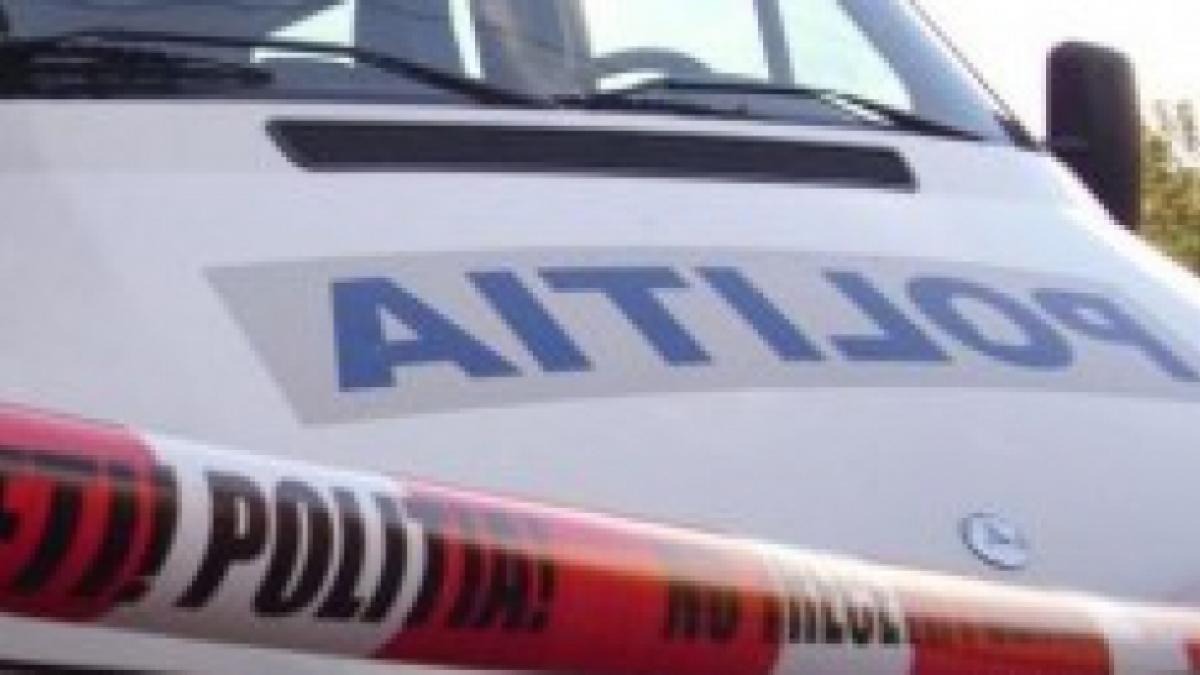 Copil de patru ani şi bunica acestuia, găsiţi morţi într-o casă din Uricani