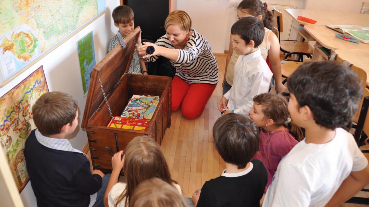 Educaţie de elită la Şcoala Germană Hermann Oberth. Evoluţia fiecărui copil este atent monitorizată de echipa de pedagogi iar comunicarea cu părinţii face parte din activitatea curentă a şcolii