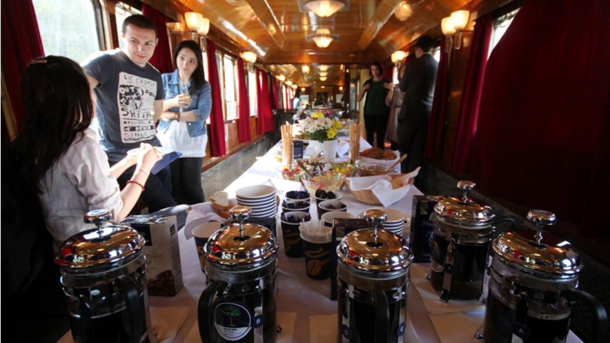 Jurnal de Weekend. O cafea în trenul regal…