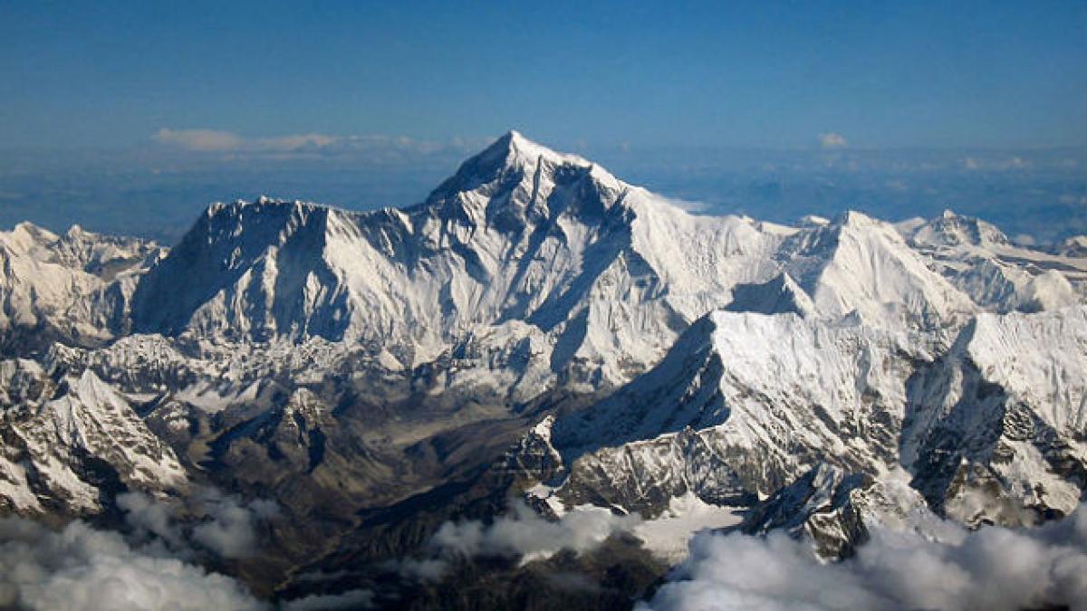 Bătaie între şerpaşi şi alpinişti la 7.500 de metri pe Everest
