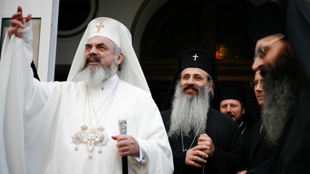PASTORALA. Patriarhul Daniel: "Cei care alină suferinţa semenilor lor vor simţi lumina şi bucuria Învierii lui Hristos"
