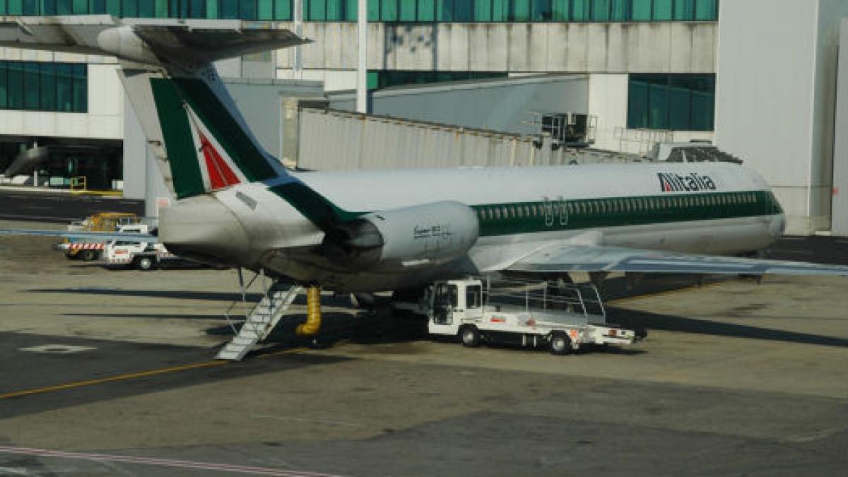 Sute de arestări la Alitalia pentru furt din bagaje