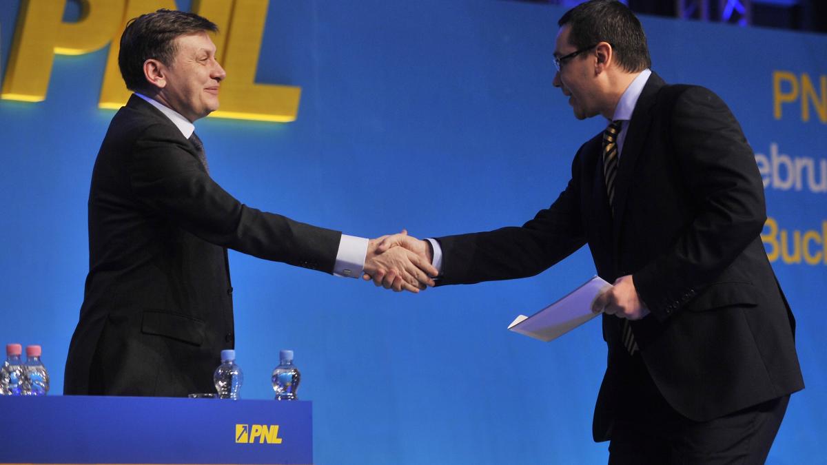 PACE SOCIAL LIBERALĂ. Antonescu: "Suntem mai hotărâţi ca oricând să reuşim în această alianţă". Ponta: "Vreau să fim în următorii ani împreună"
