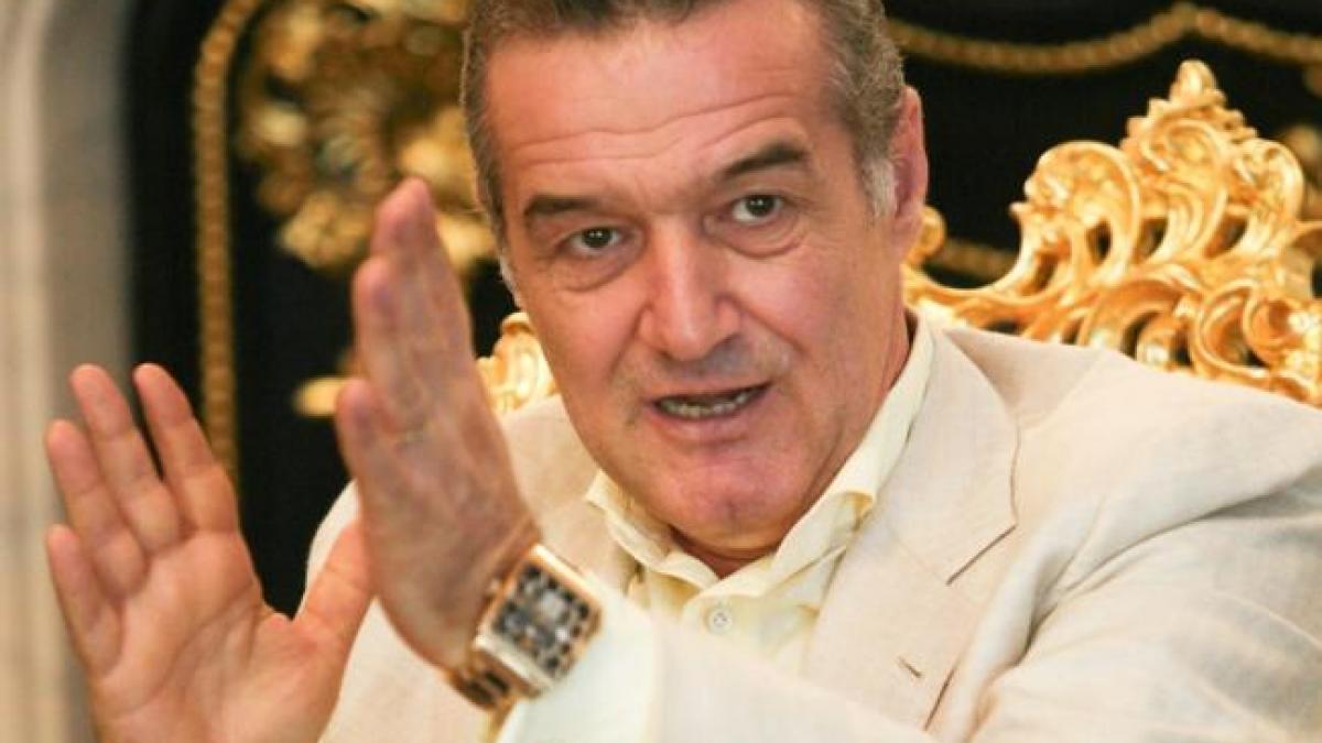 Gigi Becali s-a predat poliţiştilor la IPJ Ilfov