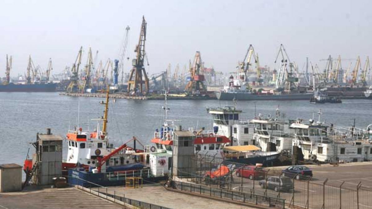 Tun de 125 milioane de euro. Prelungirea digului din Portul Constanţa se transformă într-o afacere în care statul va pompa în plus zeci de milioane de euro 