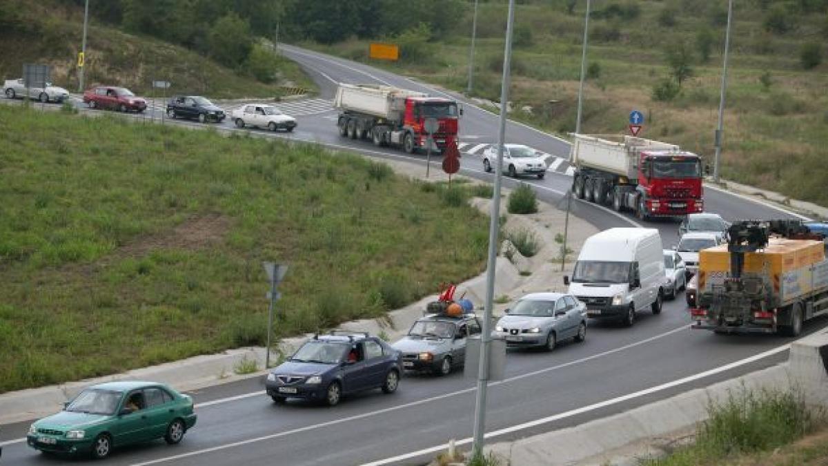 Atenţie, şoferi! Transportatorii intră în grevă: TIR-urile vor circula cu viteze de 10 km/h