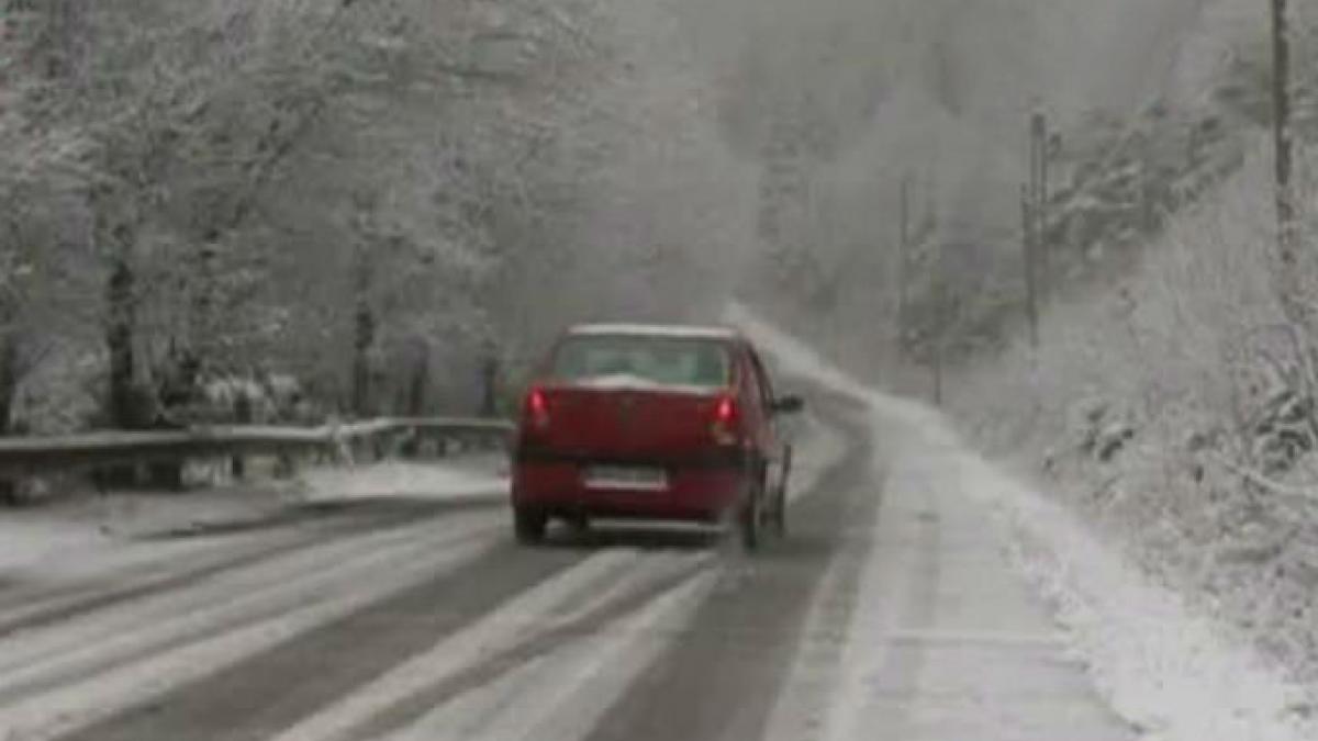 Ninsoare la Harghita Băi. Localnicii pun fenomenul pe seama Sfinţilor de Gheaţă