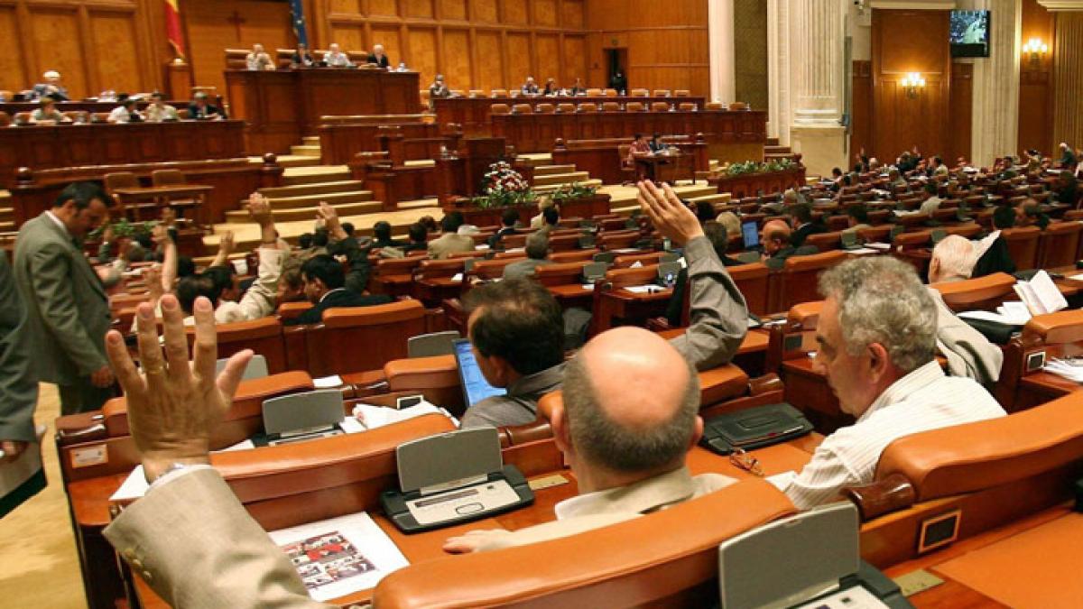 Şmecherii din advertising încearcă modificarea normelor de aplicare ale Legii Audiovizualului