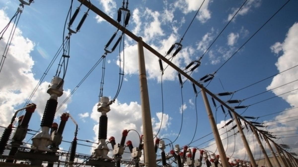 Enel întrerupe azi alimentarea cu energie electrică pe mai multe străzi din Bucureşti şi Ilfov. Vezi zonele vizate