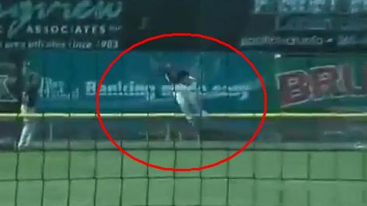 Faza zilei în baseball. Recuperarea SPECTACULOASĂ a unui prinzător (VIDEO)