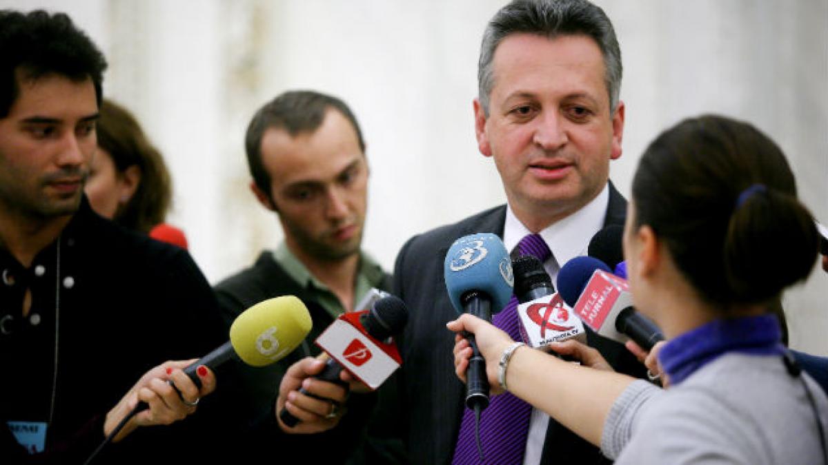 Fenechiu: Salariile şefilor de companii de stat cu contracte de management nu pot fi modificate; ordonanţa nu e retroactivă