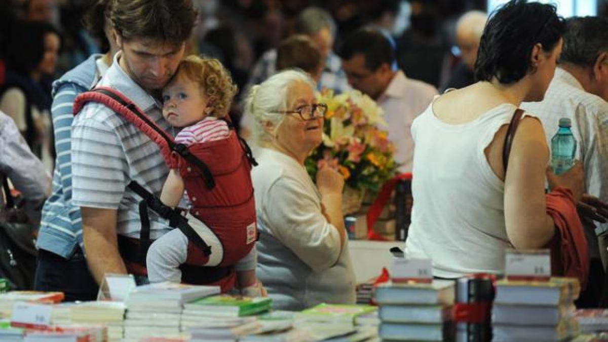 La Bookfest, s-au vândut 250.000 de cărţi 