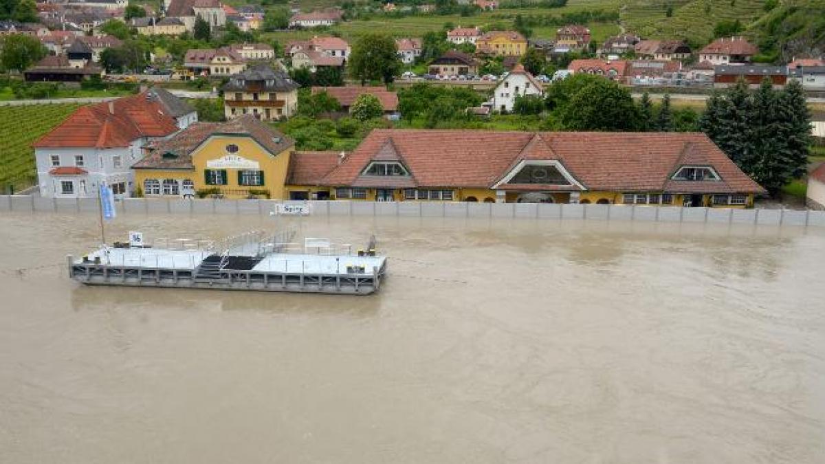 Pericol de inundații la Dunăre. Alerta este valabilă pentru cursul superior al fluviului din Ungaria