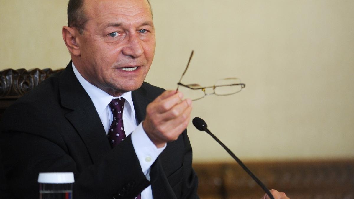 Băsescu le răspunde lui Ponta şi Antonescu: Invitaţia mea este la un dialog civilizat. Românii trebuie să ştie ce li se pregăteşte