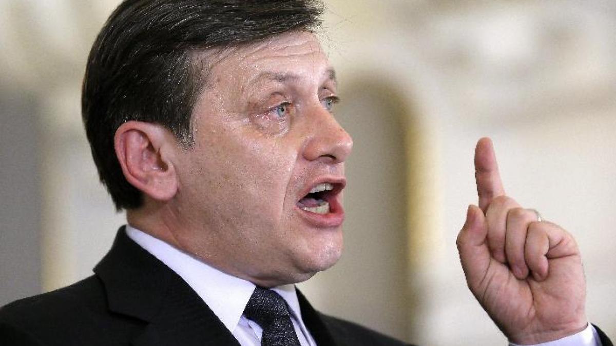 Antonescu, vicepremierului britanic: Majoritatea românilor veniţi în Marea Britanie nu sunt infractori sau cerşetori