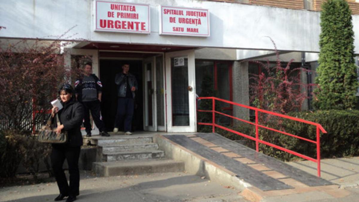 Zeci de elevi şi profesori de la o şcoală din Satu Mare au ajuns de la bal la spital cu toxiinfecţie alimentară
