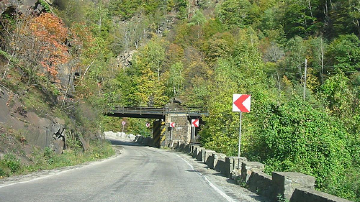 Defileul Jiului, între Bumbeşti Jiu şi Petroşani, ÎNCHIS din iunie, trei zile pe săptămână