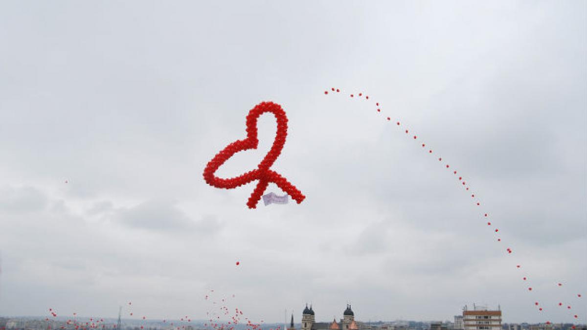 Consiliere online despre HIV/SIDA, oferită de medici specialişti 