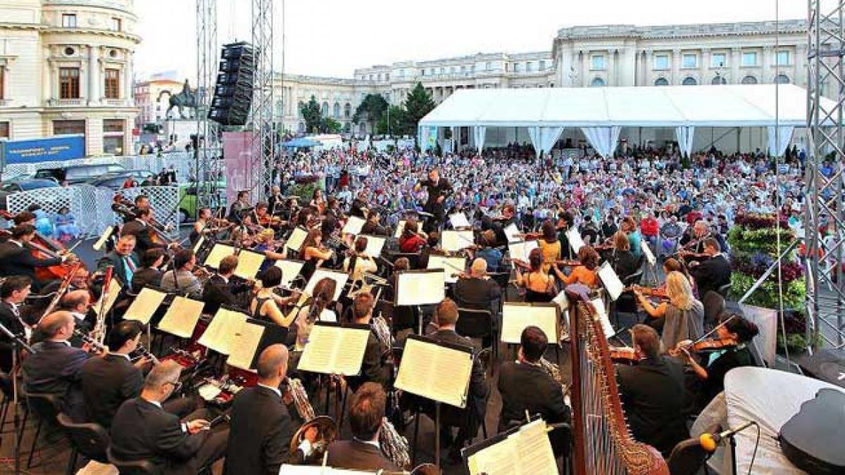 La Bucureşti, Festivalul de Muzică şi Film