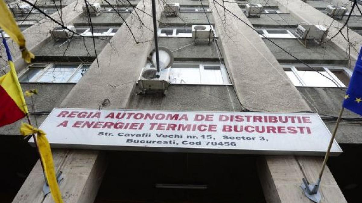 Cei trei directori de la RADET Bucureşti acuzaţi de corupţie au fost arestaţi 