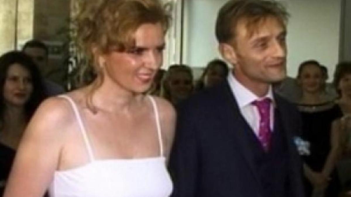 Roberta Anastase şi Victor Farca şi-au unit destinele. Mireasa, cu lacrimi în ochi (VIDEO)