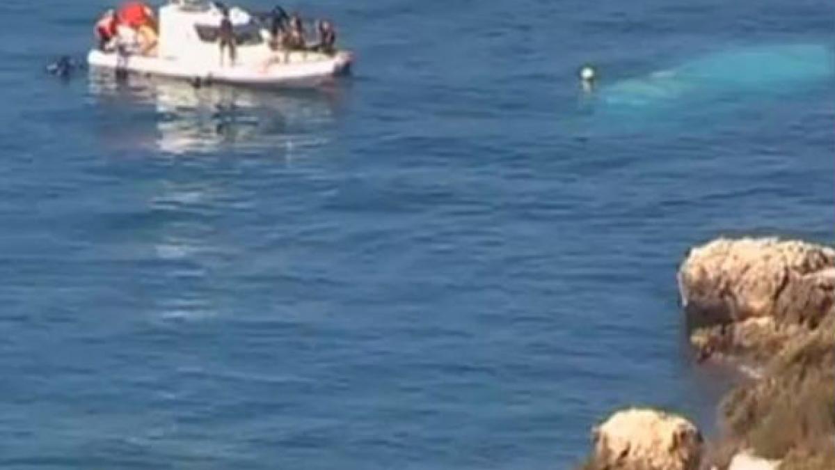 Ambarcaţiune cu 33 de imigranţi sirieni, capturată în largul staţiunii Cap Aurora