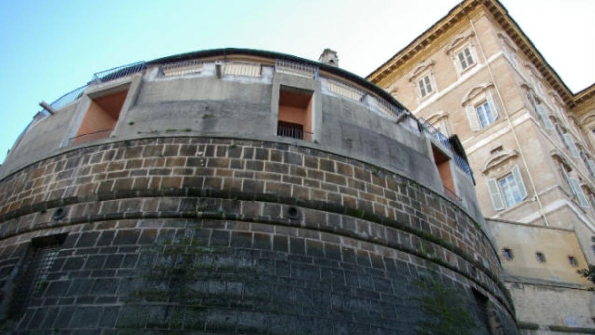 Să faci ce zice popa, nu ce face popa: Banca Vaticanului, acuzată de spălare de bani!  