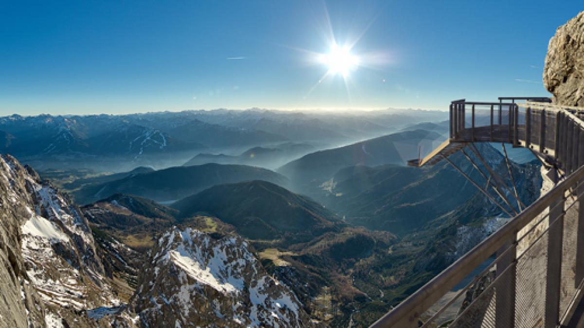 Atracţie turistică în Austria: scara către nicăieri. Te încumeţi?