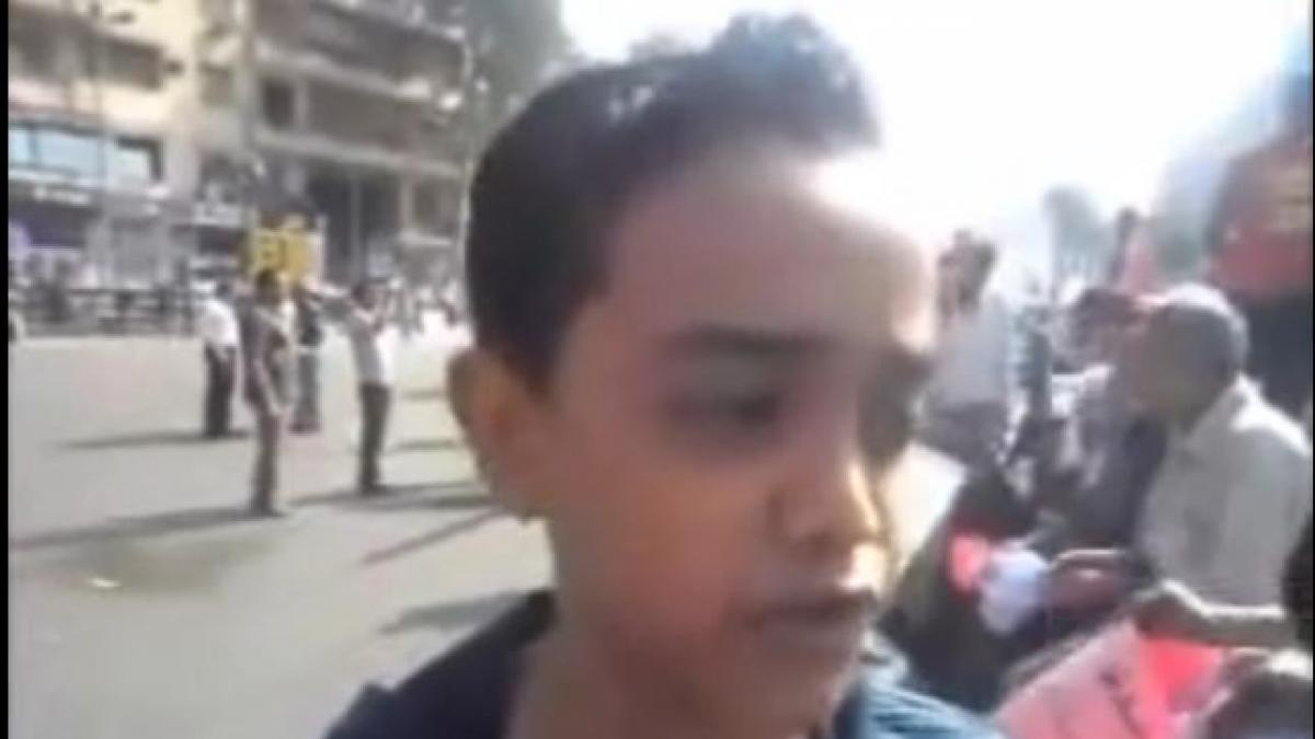 viral pe internet cum explica un baietel de 12 ani criza din egipt video