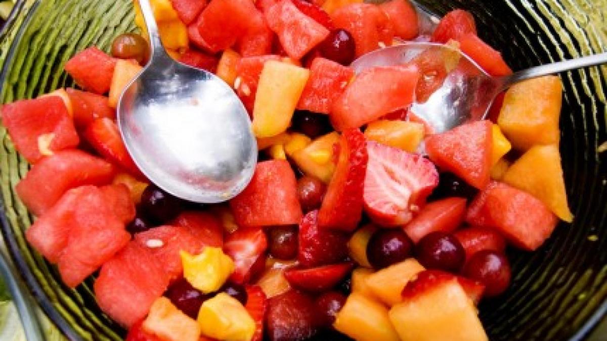 Opt alimente surprinzătoare pe care le poţi pune pe grătar